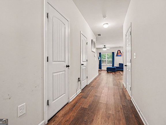 4th image of 1703 Creel Ln