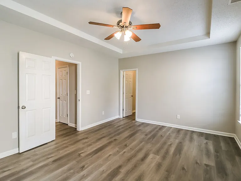 7601 Hilltop Way — Photo 9
