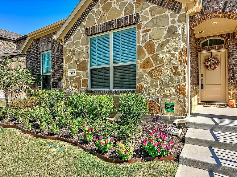 7205 Windy Meadow Dr — Photo 5