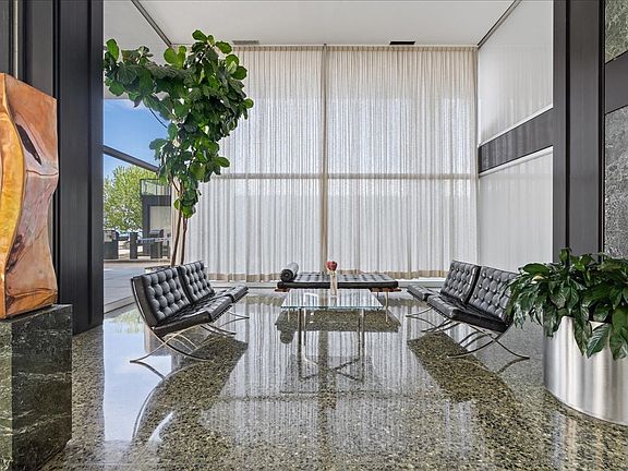 4th image of 910 N Lake Shore Dr #2820