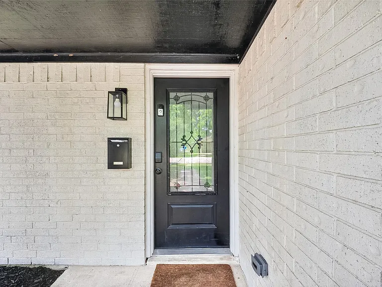 1206 Riggs Rd — Photo 5