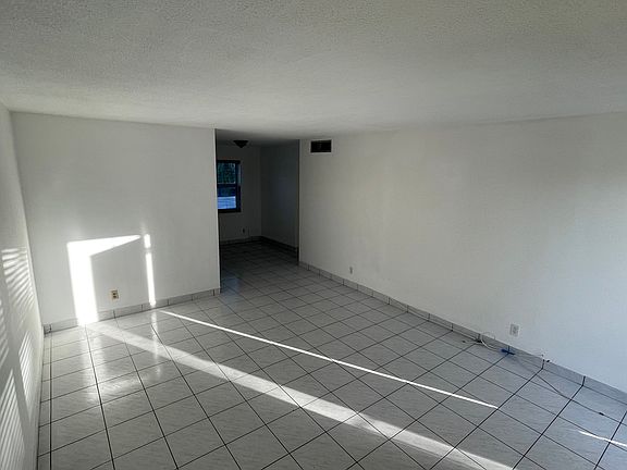 4th image of 2420 Johnson St APT 204