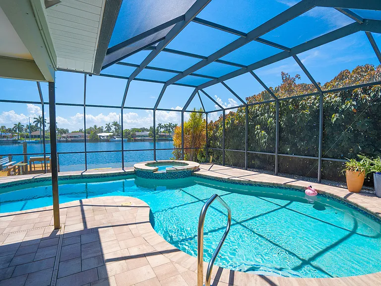 2316 S Shore Dr SE — Photo 41