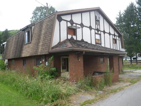 529 Nixon Ave, Northern Cambria, PA 15714