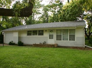 2032 SW Tara Ave, Topeka, KS 66611