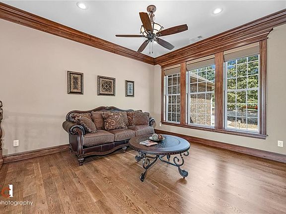 5th image of 4 Iona Cir