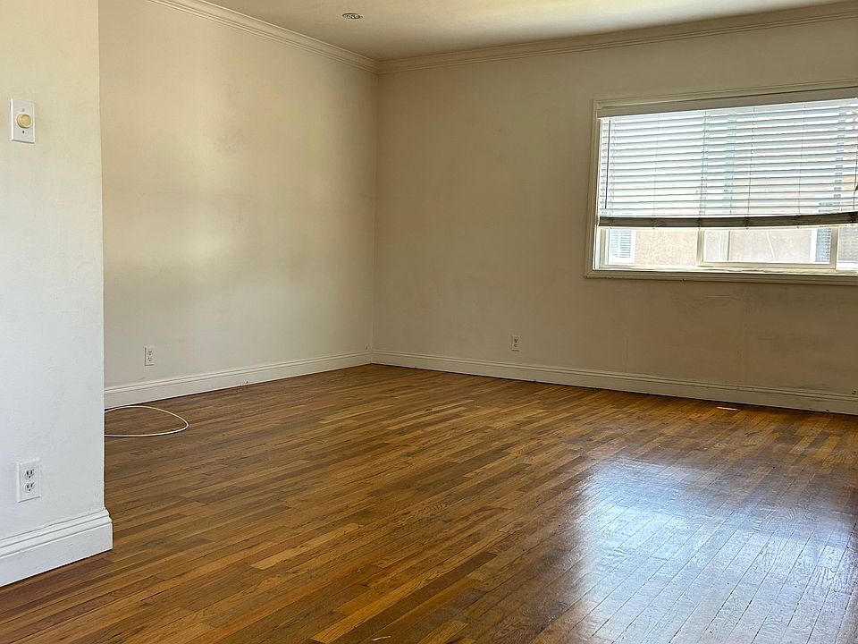 Dining Room/Living Room