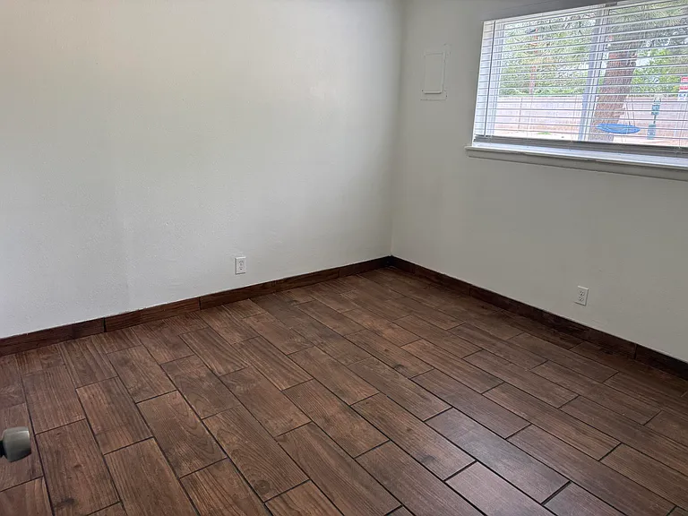 3908 Ortiz Ct NE #A — Photo 8