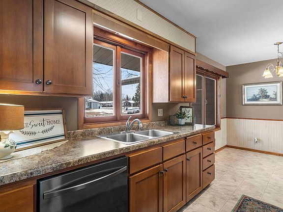 4th image of 112 Elbert Dr