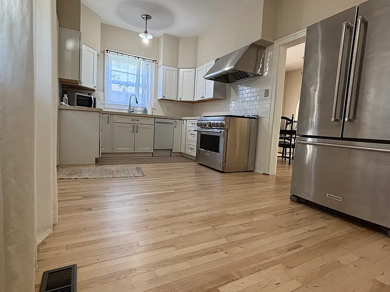 734 2nd St E — Photo 51