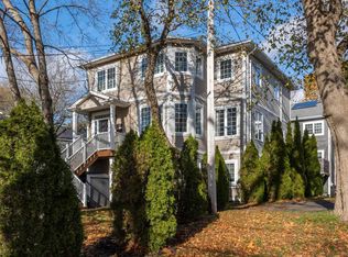 2077 Quinn St, Halifax, NS B3L3E5