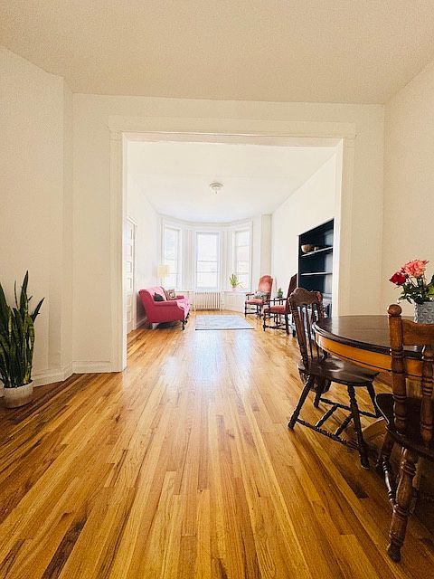 1st image of 147 E 35th St Floor 2