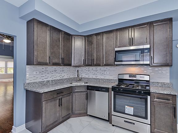 5th image of 8021 S Ingleside Ave