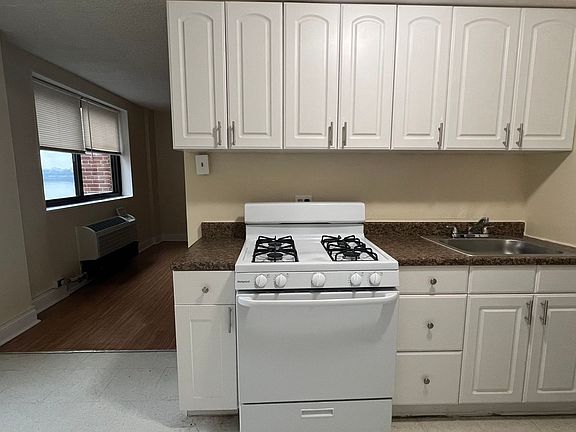 2nd image of 2311 N Front St #1216