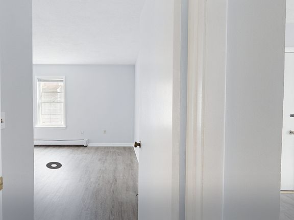 5th image of 63 W Carpenter St #1