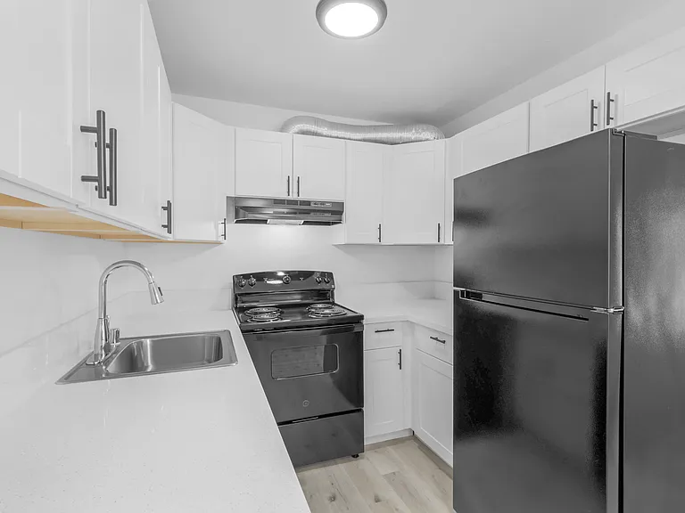 Shelfield Apartments — Photo 33