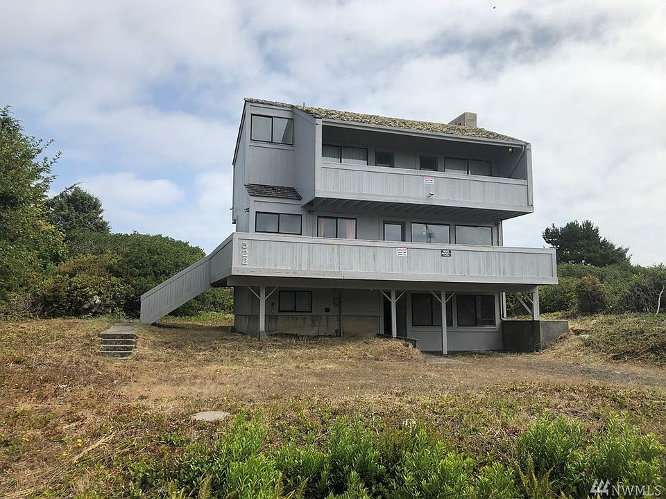 1st image of 522 Sand Dune Ave SW