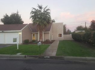 207 N Schnoor Ave, Madera, CA 93637