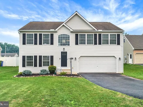 2005 Ashcombe Dr, Dover, PA 17315