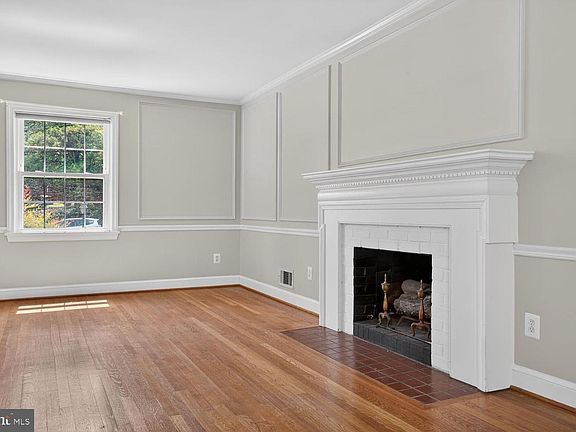 2nd image of 4739 Dittmar Rd