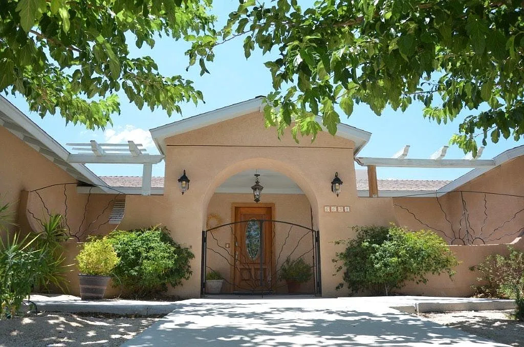 6638 Bermuda Avenue — Photo 1