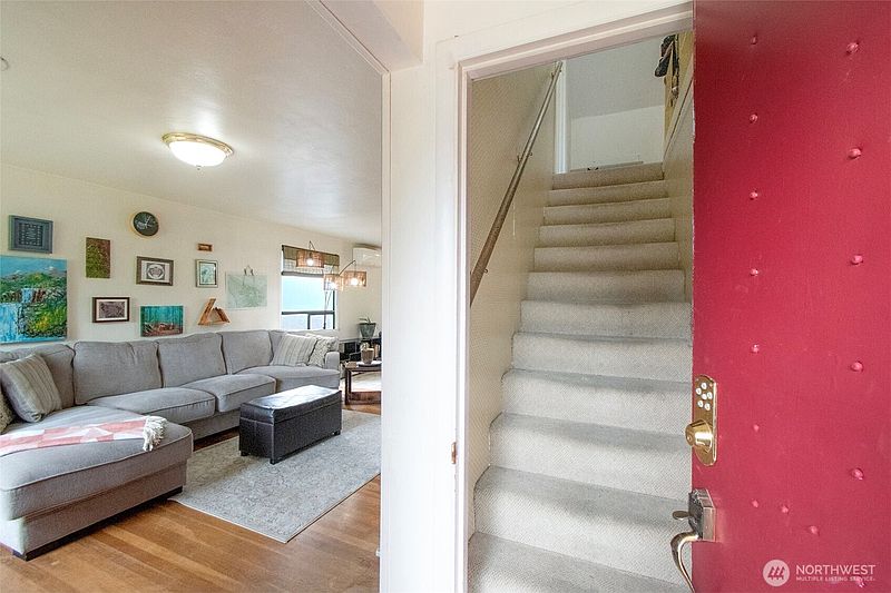 3rd image of 519 W 15th Street