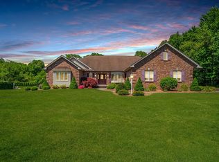 9 Briar Cliff Dr, Wilbraham, MA 01095