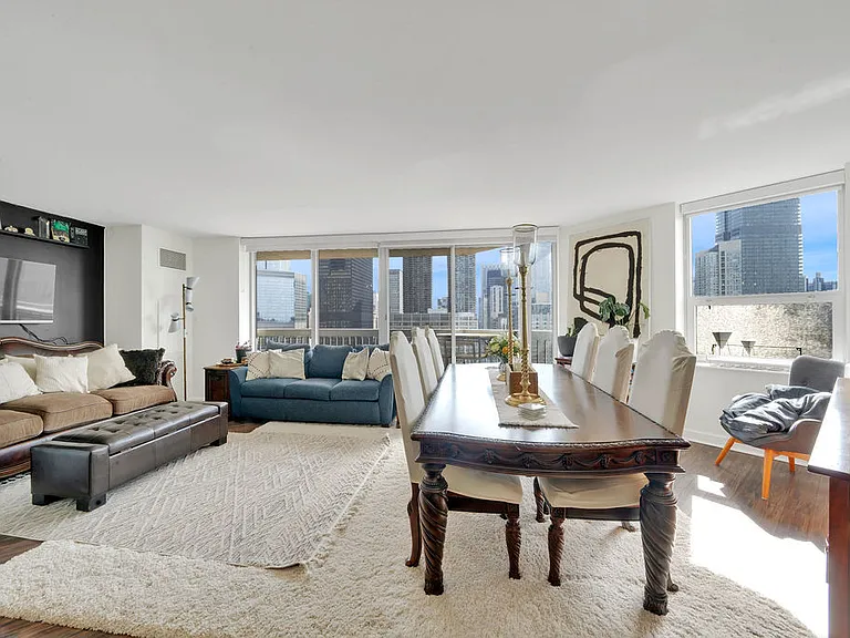 545 N Dearborn St #2510 — Photo 5