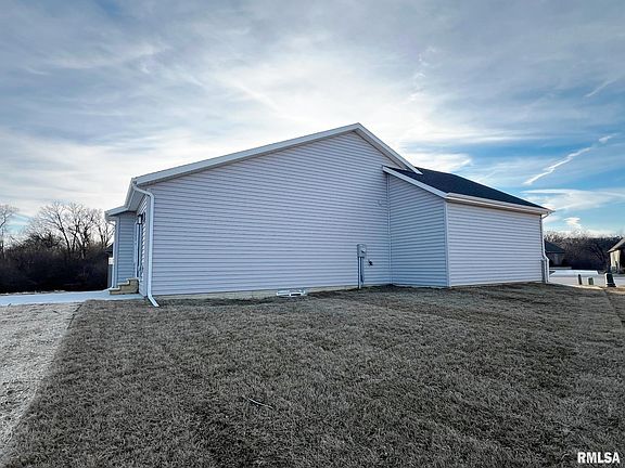 2nd image of 8802 N Westpoint Ct