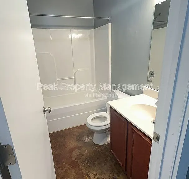 1510 W Broad St — Photo 25