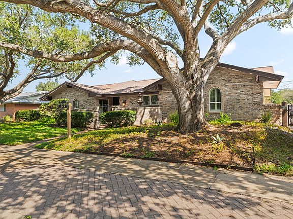 3rd image of 749 Meadowbrook Dr