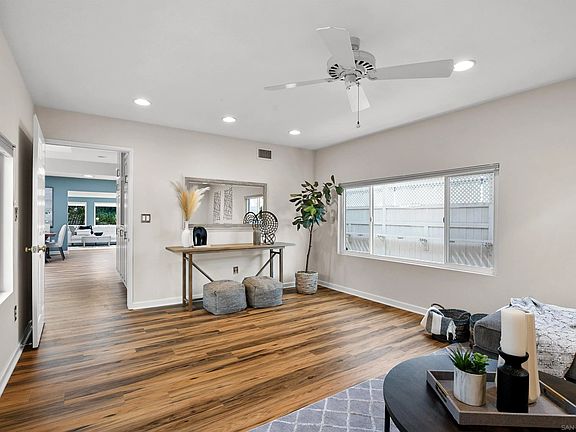 4th image of 5885 Cowles Mountain Blvd
