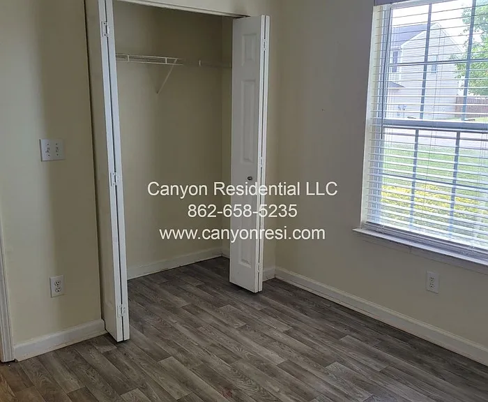 461 Bedford Knoll Dr — Photo 18