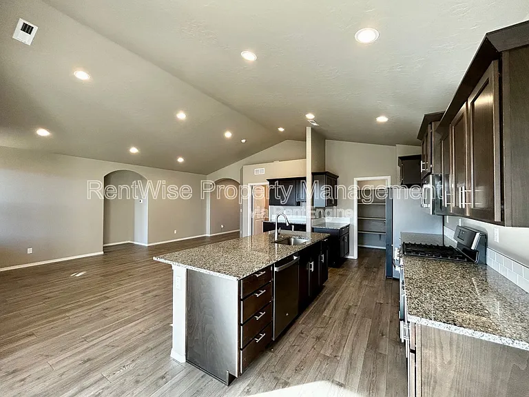 1309 S Jupiter Ave — Photo 3