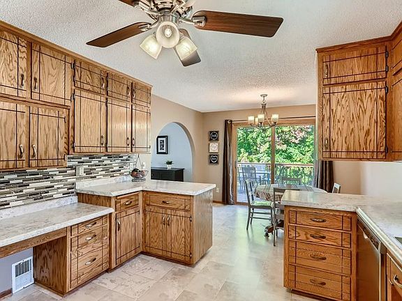 4th image of 2615 160th Ln NE
