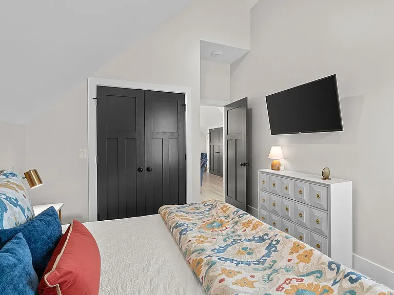 920 Lawrence Ave #B — Photo 4