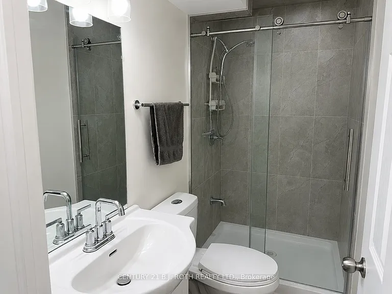 4 Pinecliff Cres #BASEMENT — Photo 15