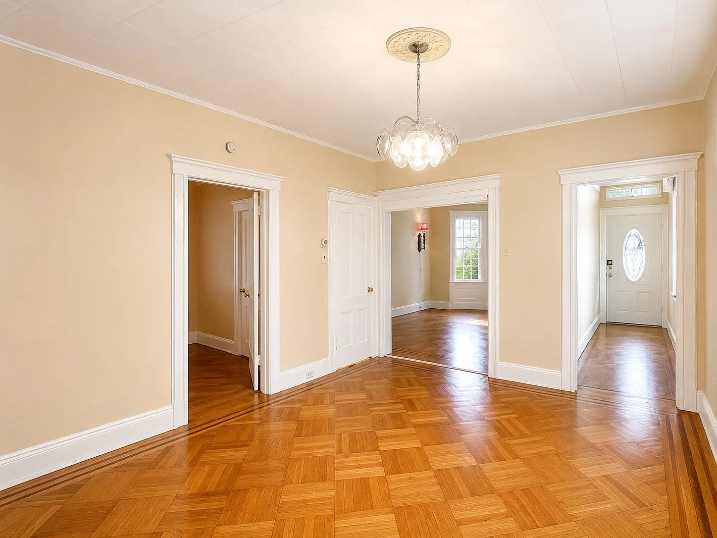 2 bed, 1.0 bath, 1000 sqft, $2,200 — Photo 3