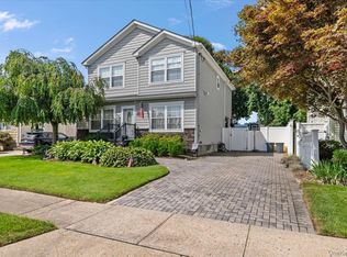 23 Cambridge Avenue, Bethpage, NY 11714