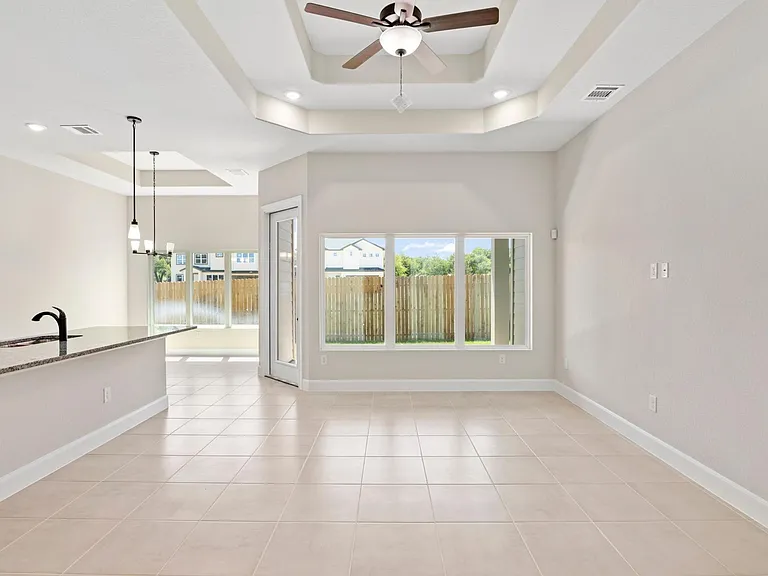215 Park Cir — Photo 11