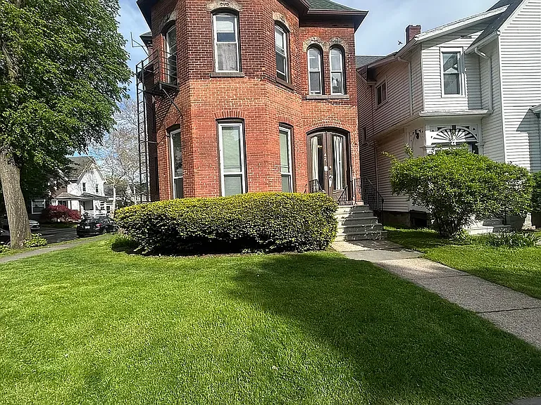 42 Rowley St #7 — Photo 1
