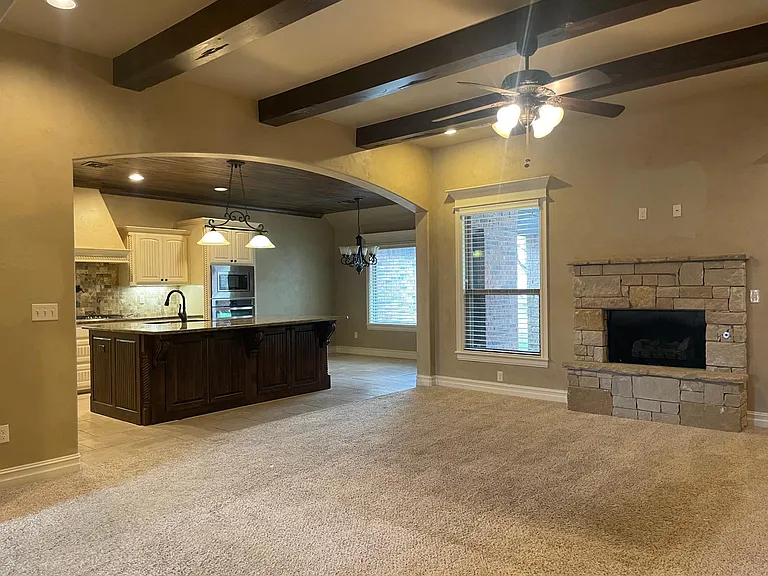 1400 W Ulysses St — Photo 4