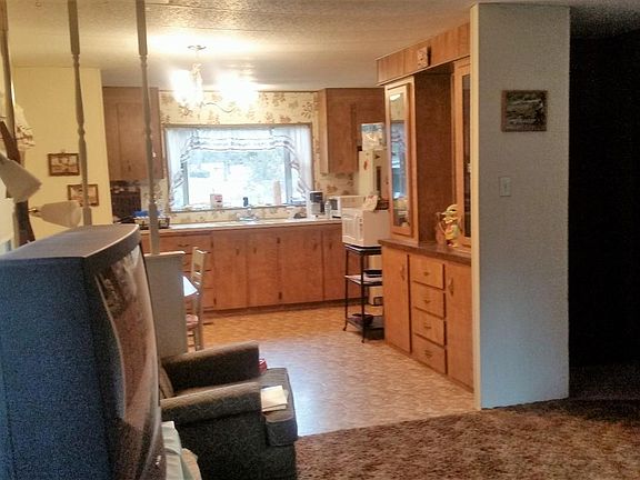 3rd image of 7799 SE Hood Cir