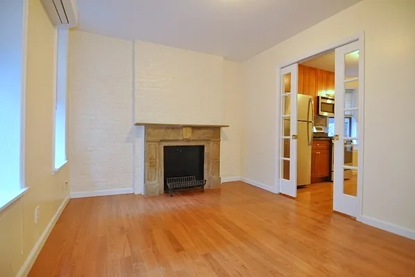 Rented by Nest Seekers International | media 23