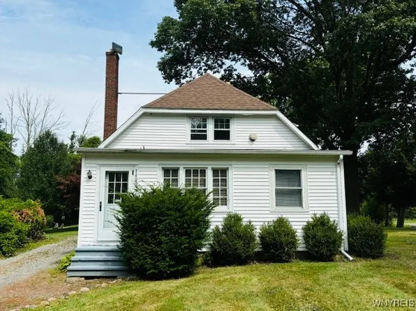 1400 Highland Pkwy, Derby, NY 14047