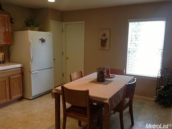 5th image of 1104 Kestrel Dr