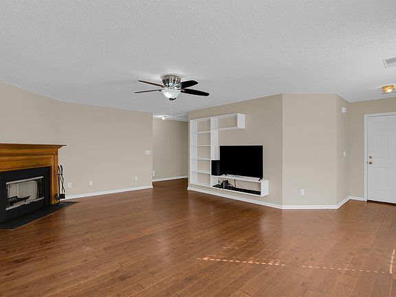 4th image of 281 Timbermill Dr