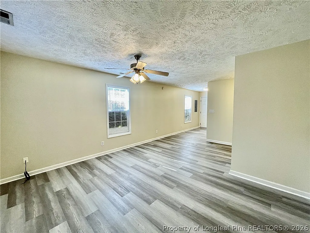 2 bed, 2.0 bath, 1001 sqft, $1,095 — Photo 4