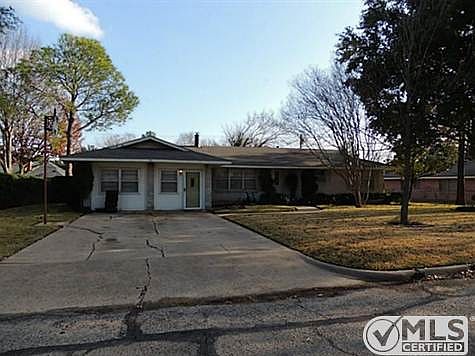 1st image of 604 Loma Alta St