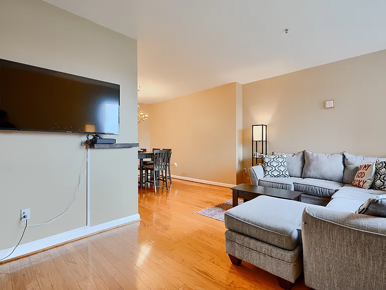 10 E Lee St #706 — Photo 2